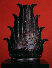 Flame, Lanna art, 16th century. Retrived from the Mekong River. (6.5 K)