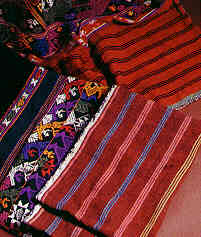 Kleider der Tai Lue (11.7 K)