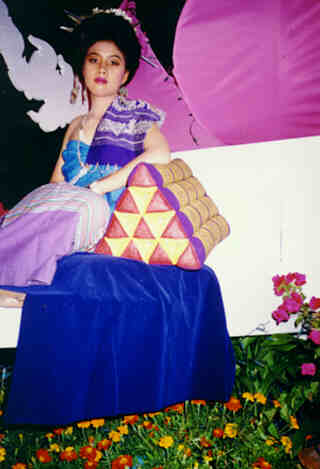 parade7.jpg - 17.0 K